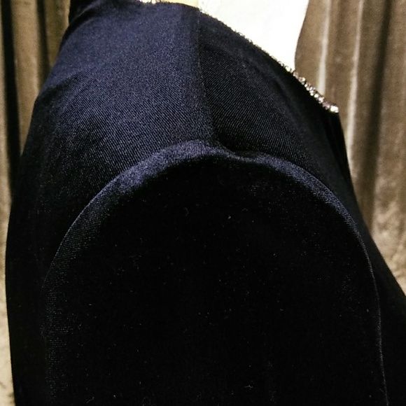 John Roberts Short Sleeve Black Velvet Dress - Picture 3 of 8